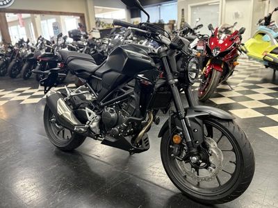 2025 Honda CB300R - Photo 1