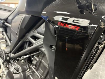 2025 Honda CB300R - Photo 5