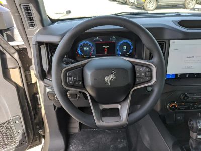 2025 Ford Bronco — photo 13 view