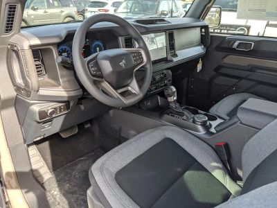 2025 Ford Bronco — photo 12 view
