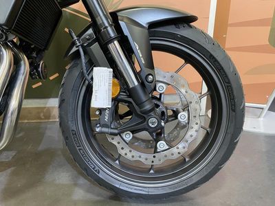 2025 Honda CB500F - Photo 11