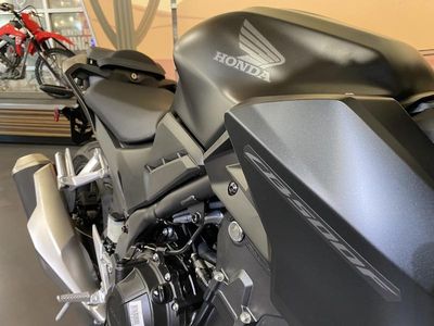 2025 Honda CB500F - Photo 14