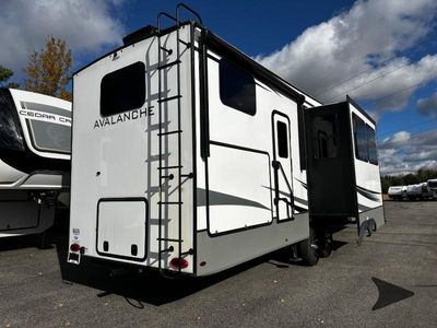 2023 Keystone RV Avalanche - Photo 5