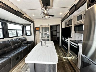 2023 Keystone RV Avalanche - Photo 13