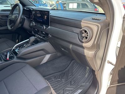 2025 Chevrolet Colorado — photo 53 view