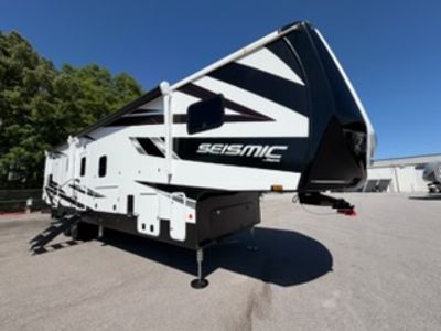 2024 Jayco Seismic - Photo 26