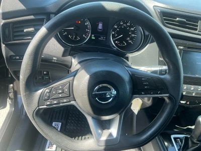 2018 Nissan Rogue — photo 13 view