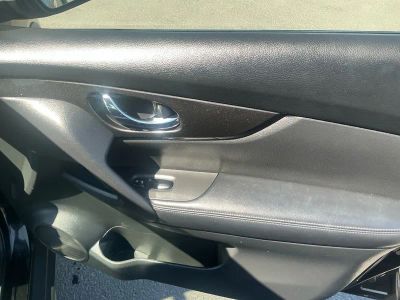 2018 Nissan Rogue — photo 21 view