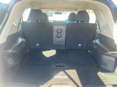 2018 Nissan Rogue — photo 17 view