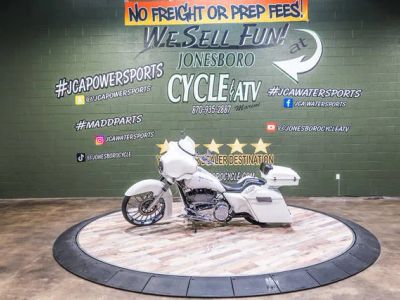 2013 Harley-Davidson® FLHX - Street Glide® — front three-quarter view