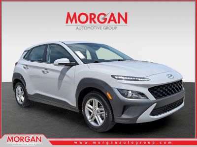 2022 Hyundai Kona SE in Silver — front three-quarter view
