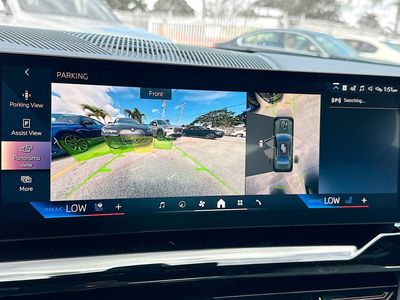 2025 BMW 5 Series — photo 14 view