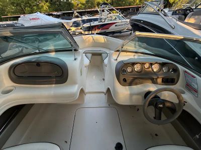 2005 Sea Ray 185 Outboard Sport - Photo 3