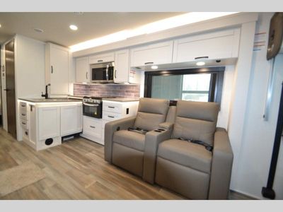 2026 Jayco Precept - Photo 7