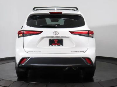 2023 Toyota Highlander - Photo 2