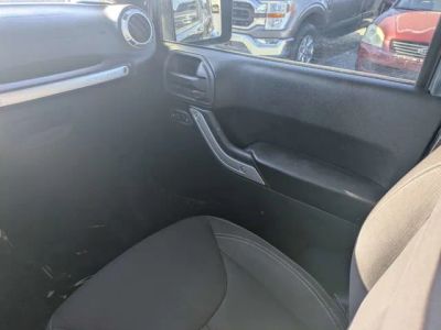 2017 Jeep Wrangler — photo 16 view