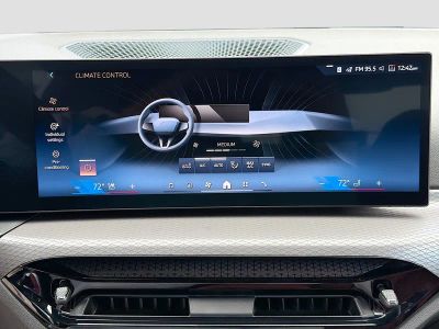 2026 BMW 3 Series — photo 35 view