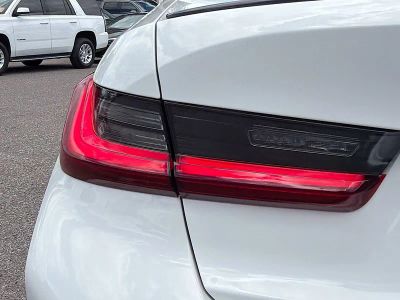2026 BMW 3 Series — photo 10 view