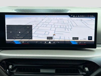2026 BMW 3 Series — photo 33 view