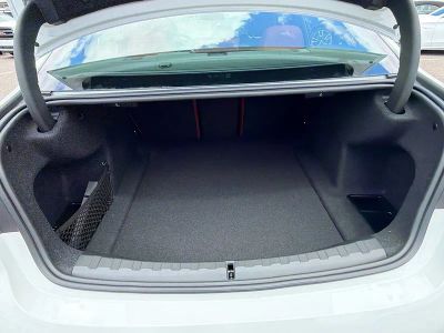 2026 BMW 3 Series — photo 12 view