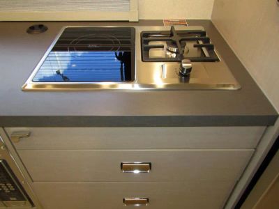 2026 Winnebago NAVION - Photo 12