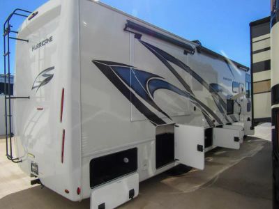 2023 Thor Motor Coach HURRICANE - Photo 24