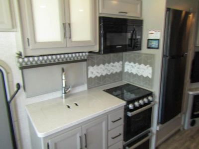 2023 Thor Motor Coach HURRICANE - Photo 12