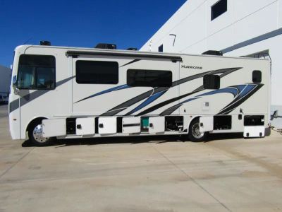 2023 Thor Motor Coach HURRICANE - Photo 33
