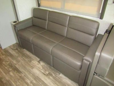2023 Thor Motor Coach HURRICANE - Photo 9