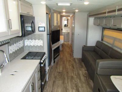 2023 Thor Motor Coach HURRICANE - Photo 6