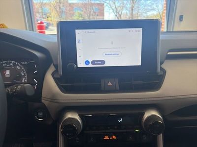 2025 Toyota RAV4 XLE - Photo 15
