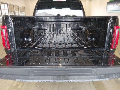 2025 Ford F-150 — photo 11 view