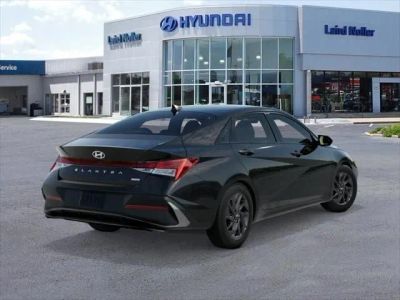 2026 Hyundai Elantra Hybrid - Photo 4