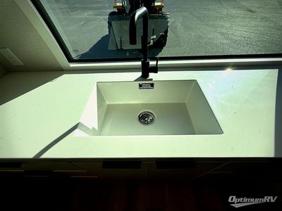 2026 Winnebago Thrive — photo 8 view