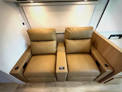2026 Winnebago Thrive — detail view
