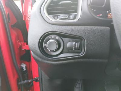 2022 Jeep Renegade - Photo 13