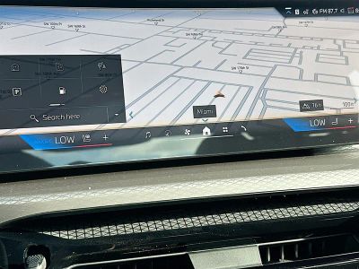 2026 BMW 3 Series — photo 10 view