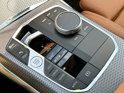 2026 BMW 3 Series — photo 14 view