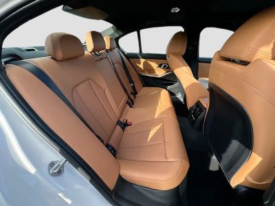 2026 BMW 3 Series — photo 22 view