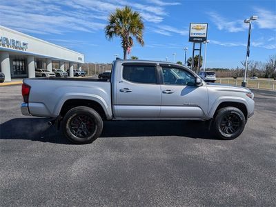2019 Toyota Tacoma - Photo 2