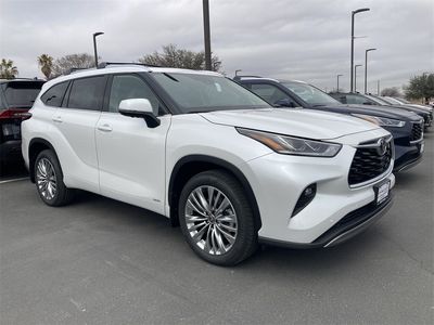 2026 Toyota Highlander Hybrid - Photo 3
