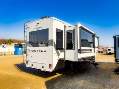 2026 Keystone RV Montana - Photo 11