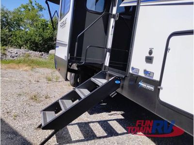 2025 Forest River RV Vengeance Rogue Armored - Photo 13