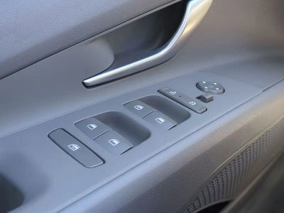 2026 Hyundai ELANTRA — photo 25 view