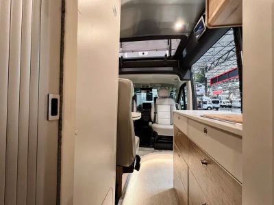 2023 Airstream RANGELINE - Photo 3
