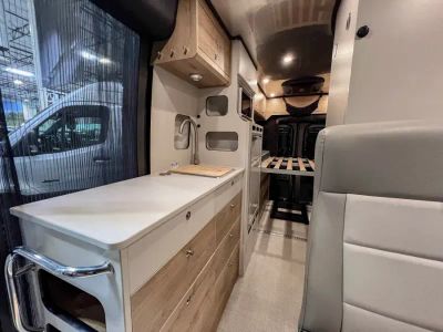 2023 Airstream RANGELINE - Photo 9