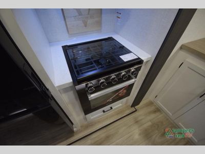 2027 Venture RV SportTrek Touring Edition - Photo 34