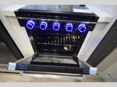 2027 Venture RV SportTrek Touring Edition - Photo 36