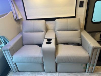 2026 Thor Motor Coach Magnitude GRAND - Photo 25