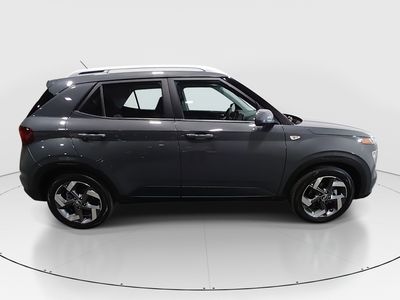 2025 Hyundai Venue - Photo 8